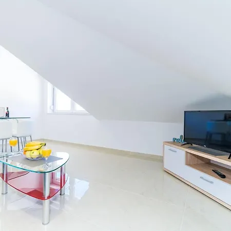 Smanjak Apartment *