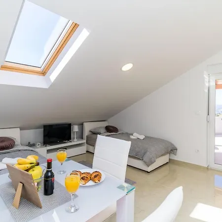 Smanjak アパート *