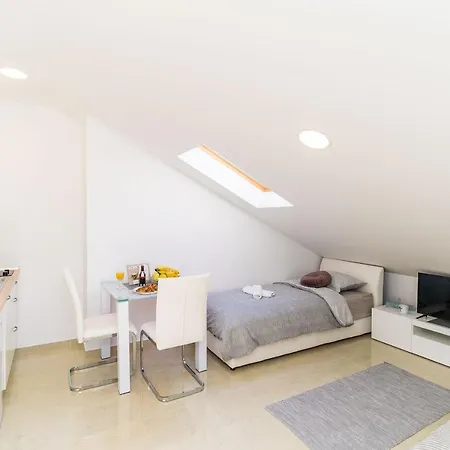 Smanjak ツァヴタット